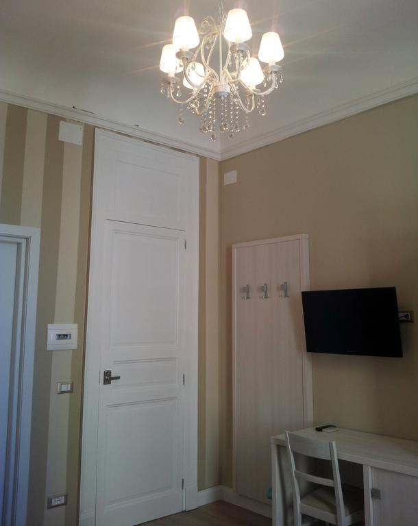 Opera Relais Bed and Breakfast Messina Buitenkant foto